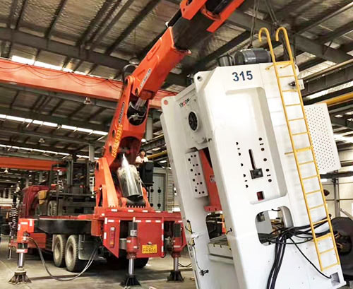 太和县附近随车吊出租，轻松解决运输难题